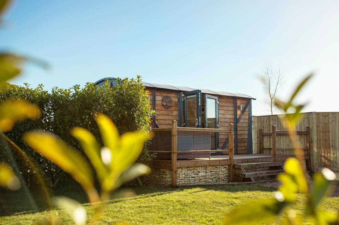 Chalet Yew - Shepherd's Hut Railway Carriage With 